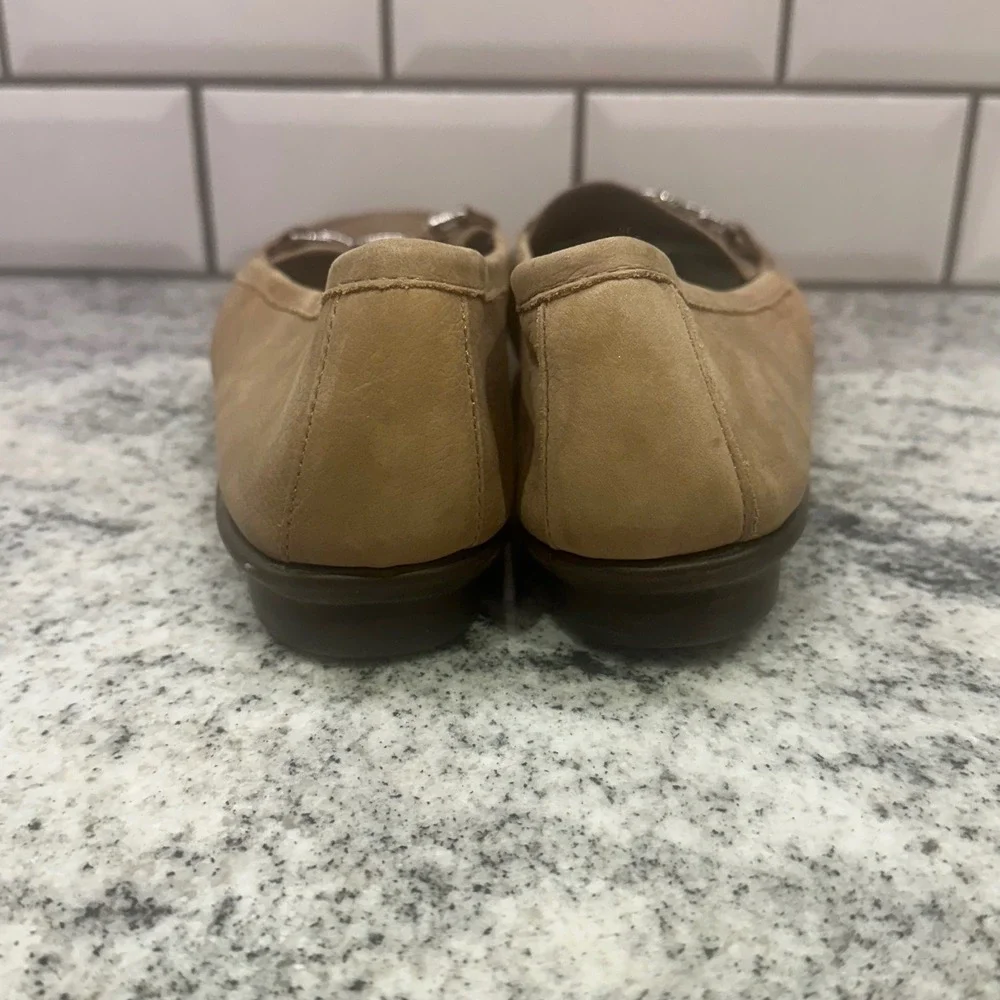 Aerosoles Tan Suede Loafer Flats Women 9.5 M Slip On‎ Metal Buckle Equestrian